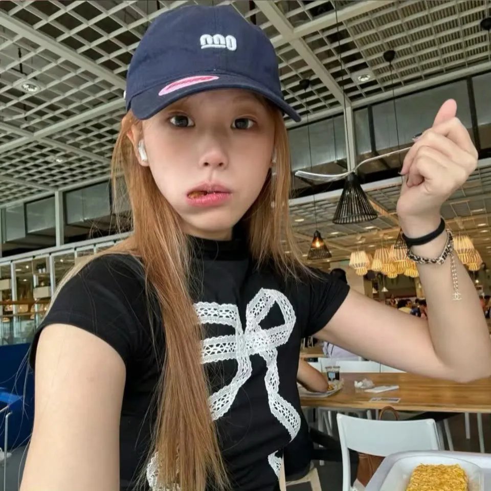 女人中的陌生人海报